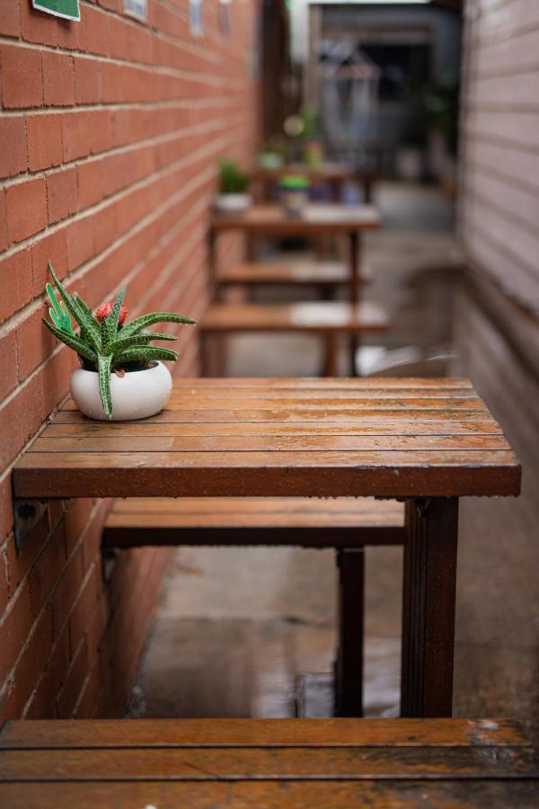 Backpackers Newcastle Hostel Exterior photo